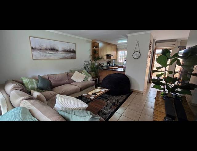 2 BEDROOM TOWNHOUSE FOR SALE IN MONTANA